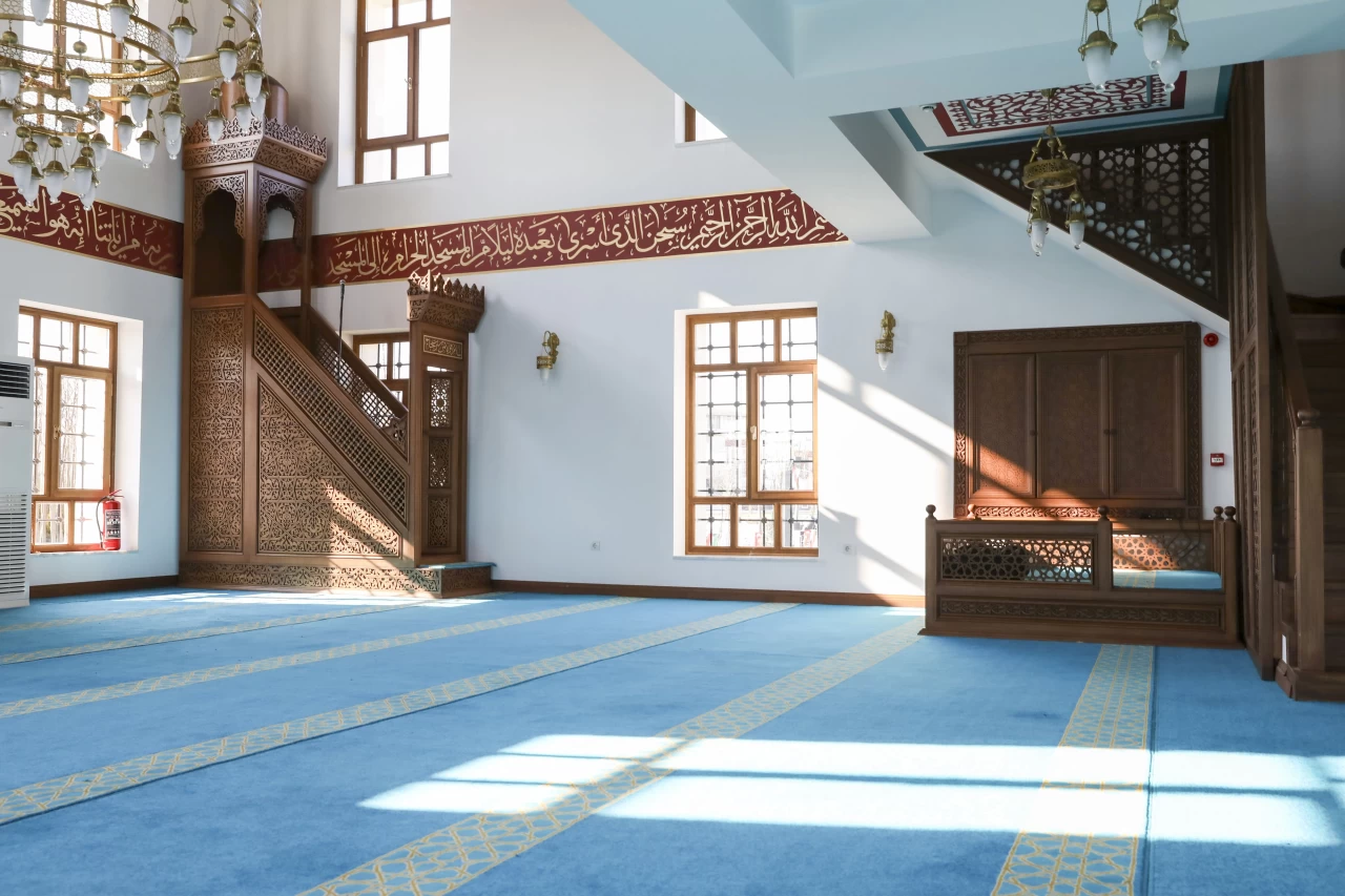 İHH’nın yaptırdığı Selahaddin Eyyubi Cami, hizmete açıldı