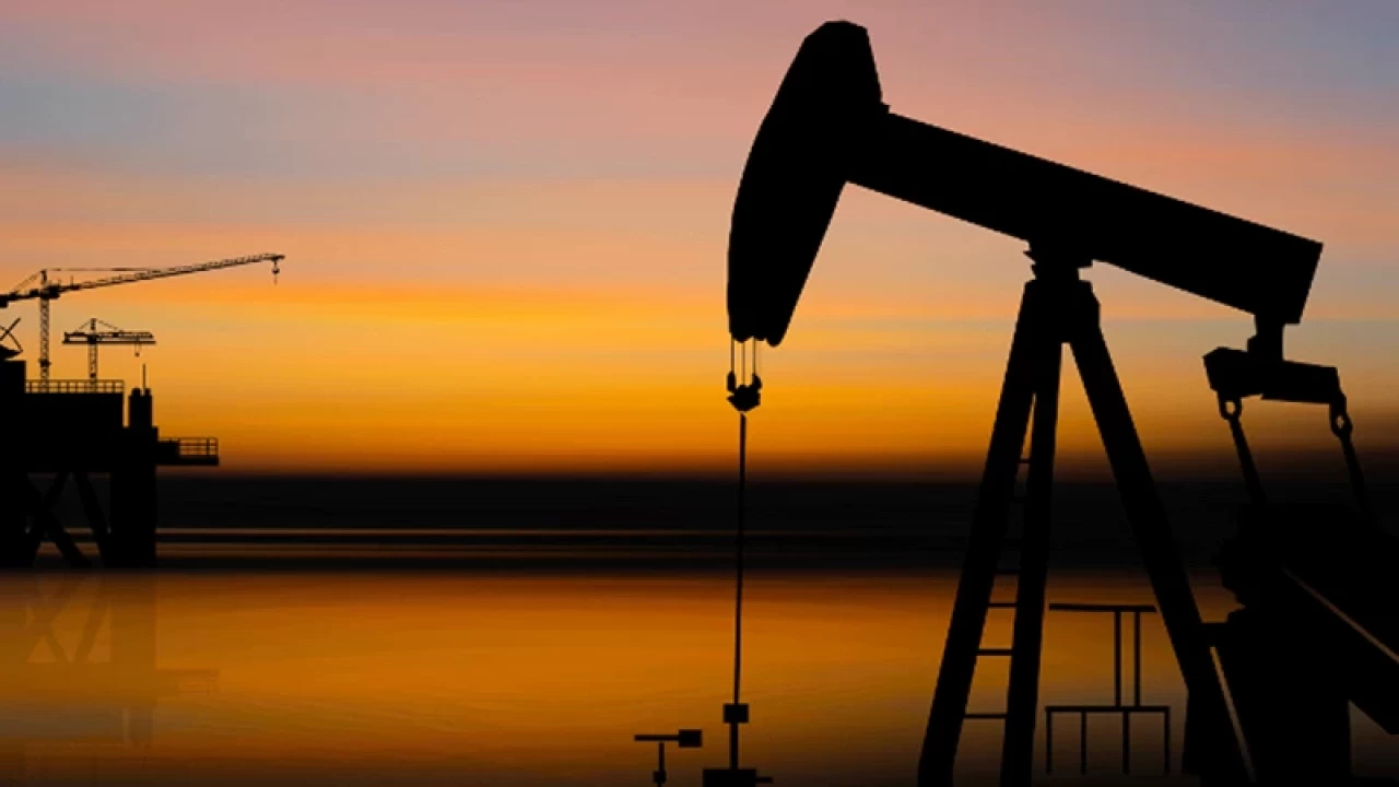 Petrol fiyatları, jeopolitik gelişmelerle dalgalı seyretmeye devam ediyor