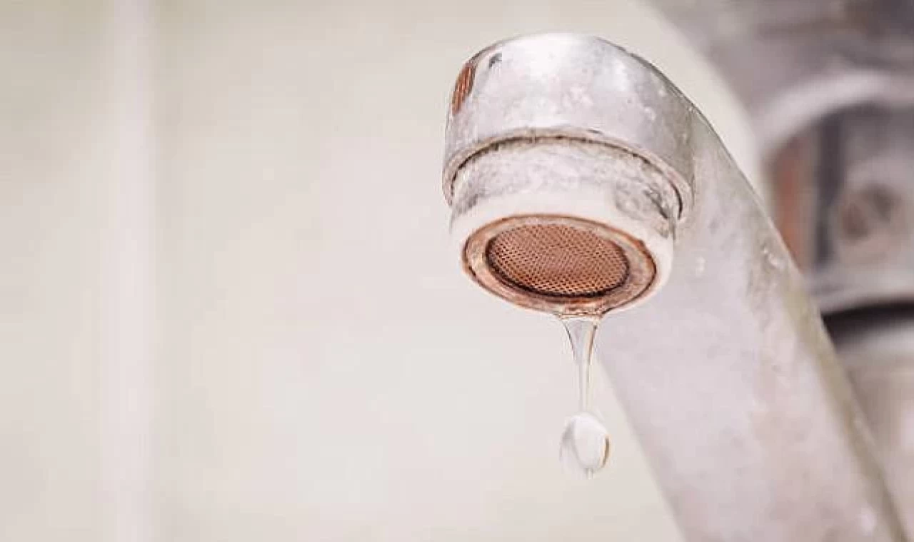 Uzmanlar uyarıyor: Kireçli su saç dökülmesine neden olabilir