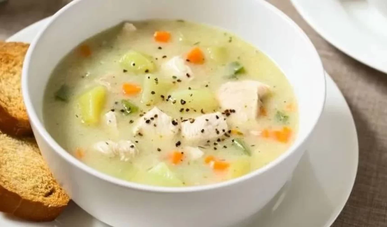 Kelle paça kadar faydalı: Limonlu tavuk suyu çorbası nasıl yapılır?