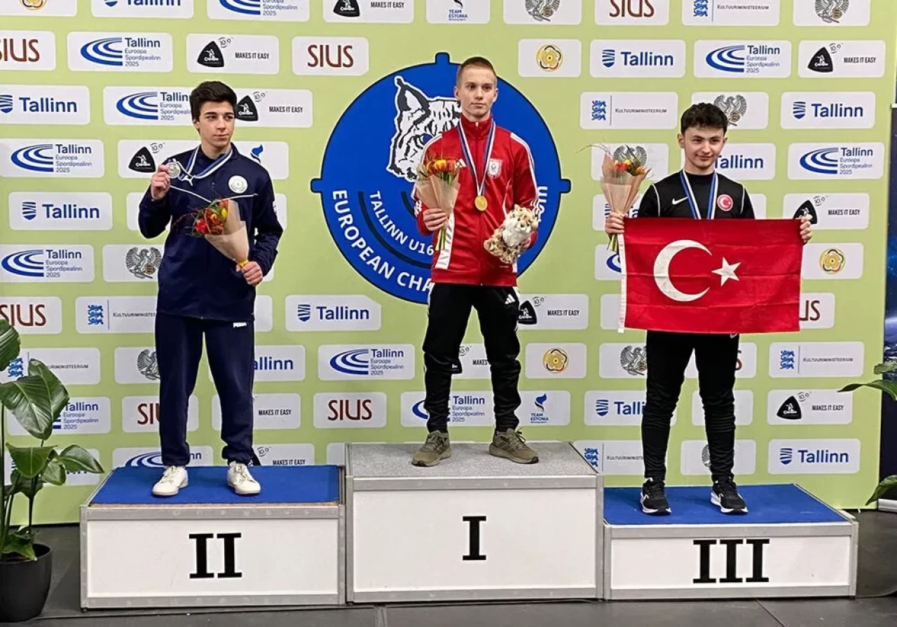 Trabzonspor'un milli atıcısı Eren Kalfa, Tallin'deki şampiyonada bronz madalya kazandı