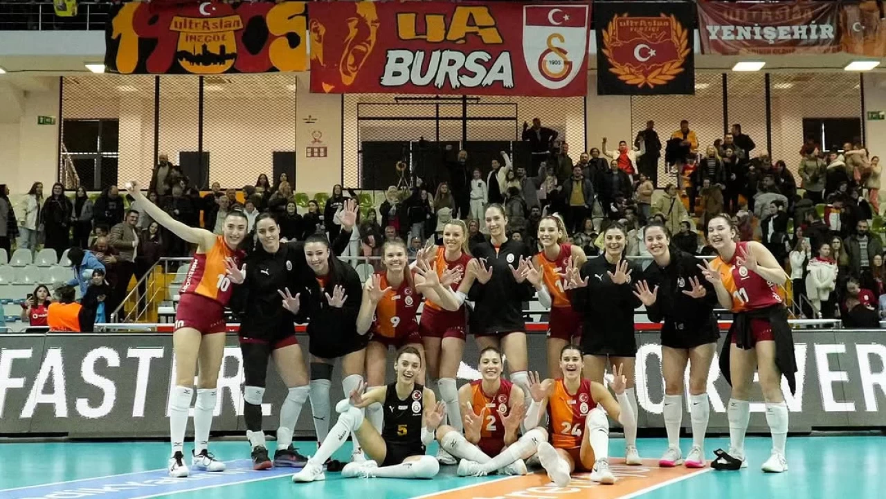 Galatasaray Kadın Voleybol Takımı, Nilüfer Belediyespor’u Sultanlar Ligi'nde 3-0 mağlup ederek önemli bir galibiyet aldı