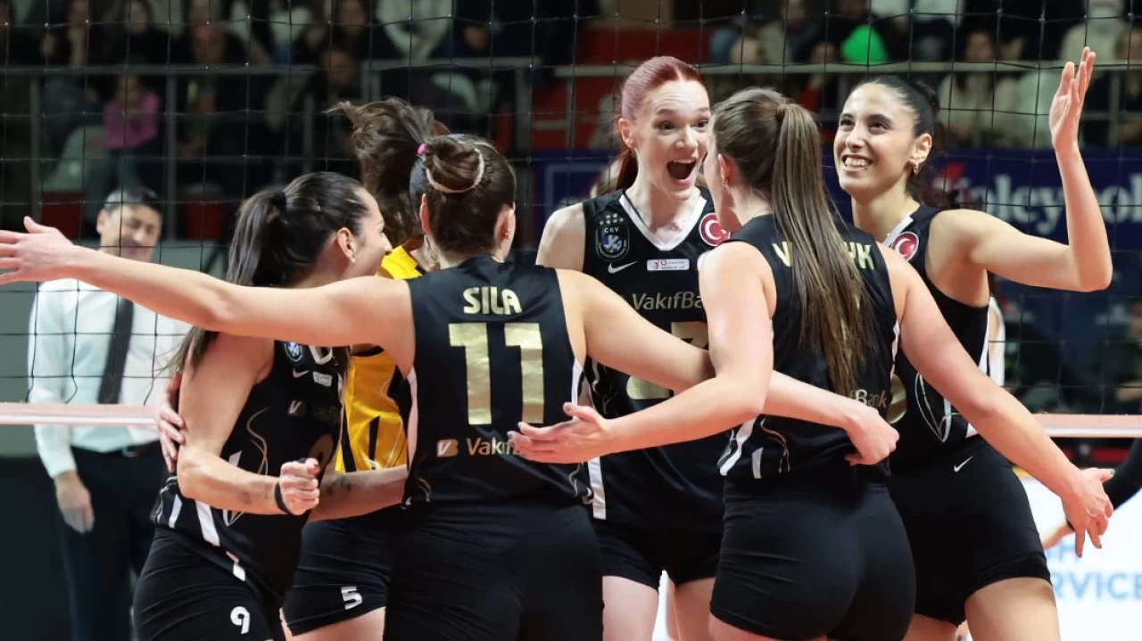 VakıfBank Kadın Voleybol Takımı, Sultanlar Ligi’nde Türk Hava Yolları'nı 3-1 mağlup etti