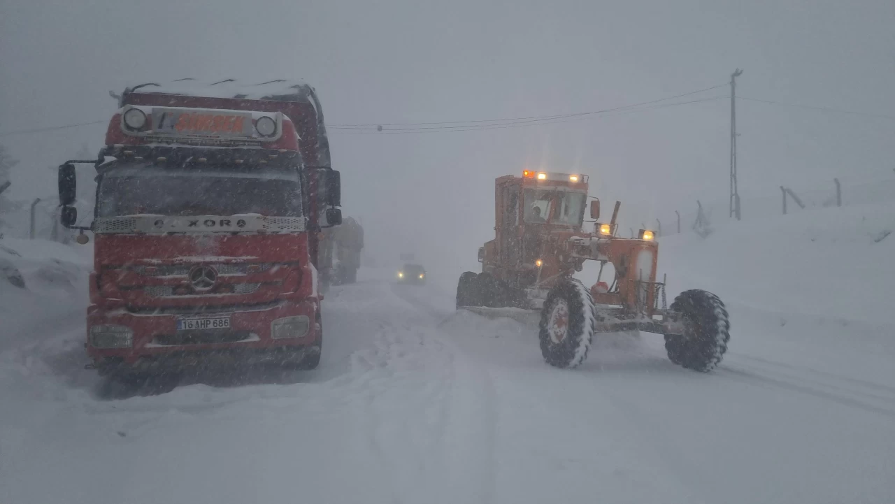 Kocayayla geçidinde kar kalınlığı 40 santimetreye ulaştı