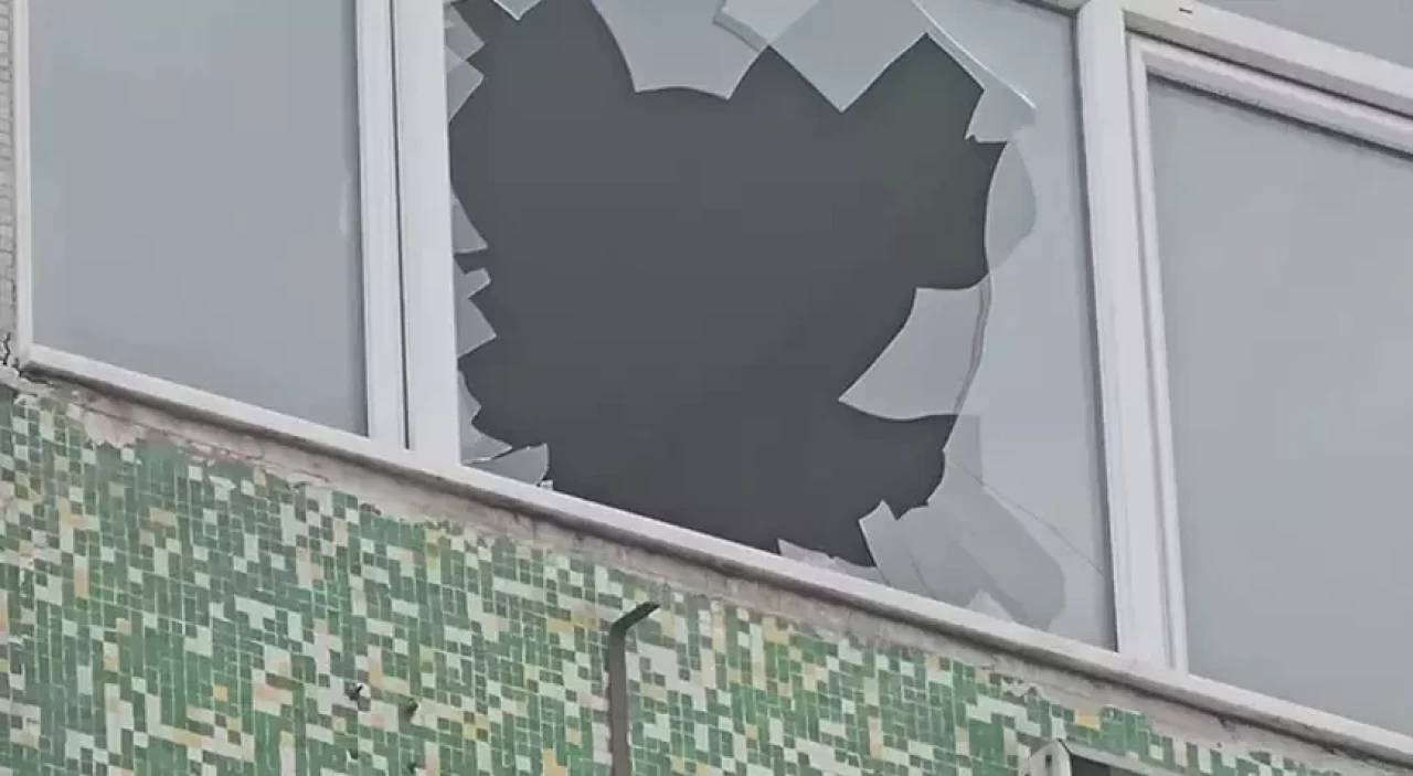 İstanbul'da korkunç olay! Arkadaşlarını dövüp, camdan attılar