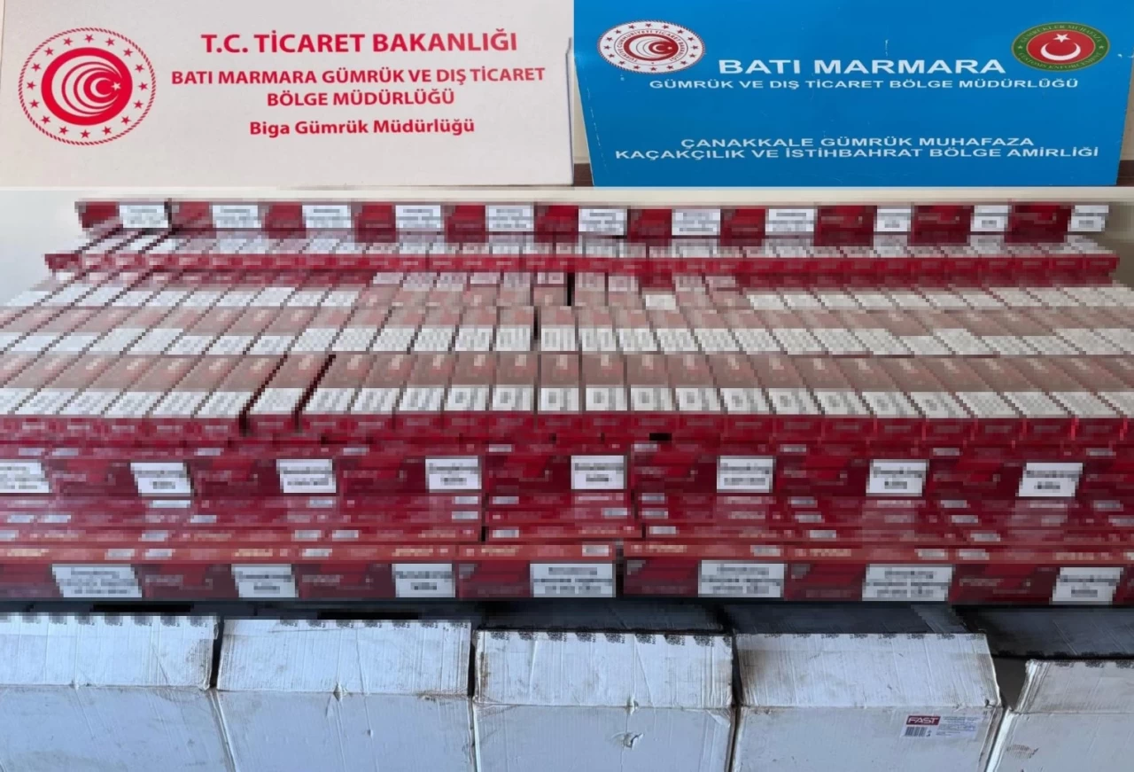 Çanakkale'de Panama bayraklı gemiye kaçak sigara baskını