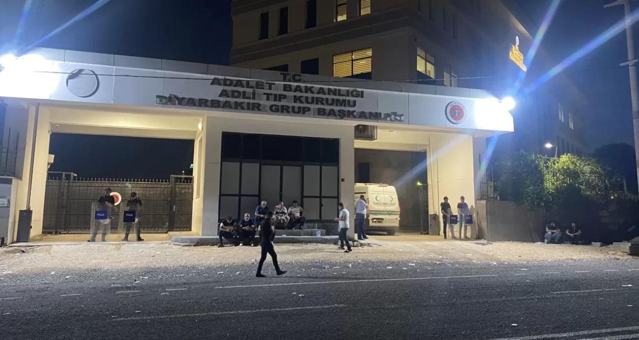 Diyarbakır'da korkunç olay: Kadın evde ölü bulundu, kocası gözaltında