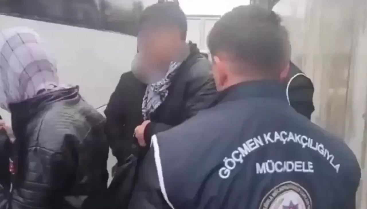 Van'da göçmen kaçakçılarına darbe: 14 gözaltı, 3 tutuklama