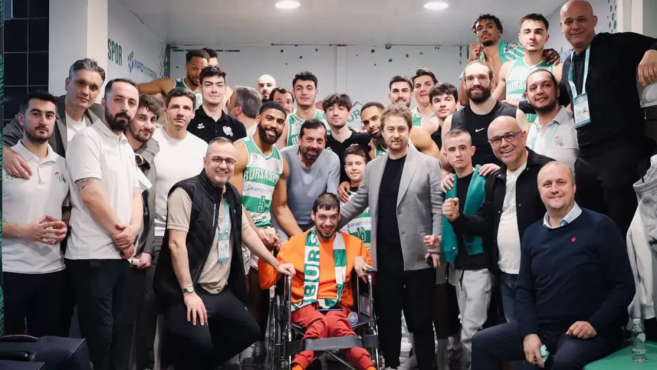 Tempolu maçta kazanan Bursaspor | Basketbol Süper Ligi'nde Bursaspor Basketbol 98-90 Merkezefendi Belediyesi Basket
