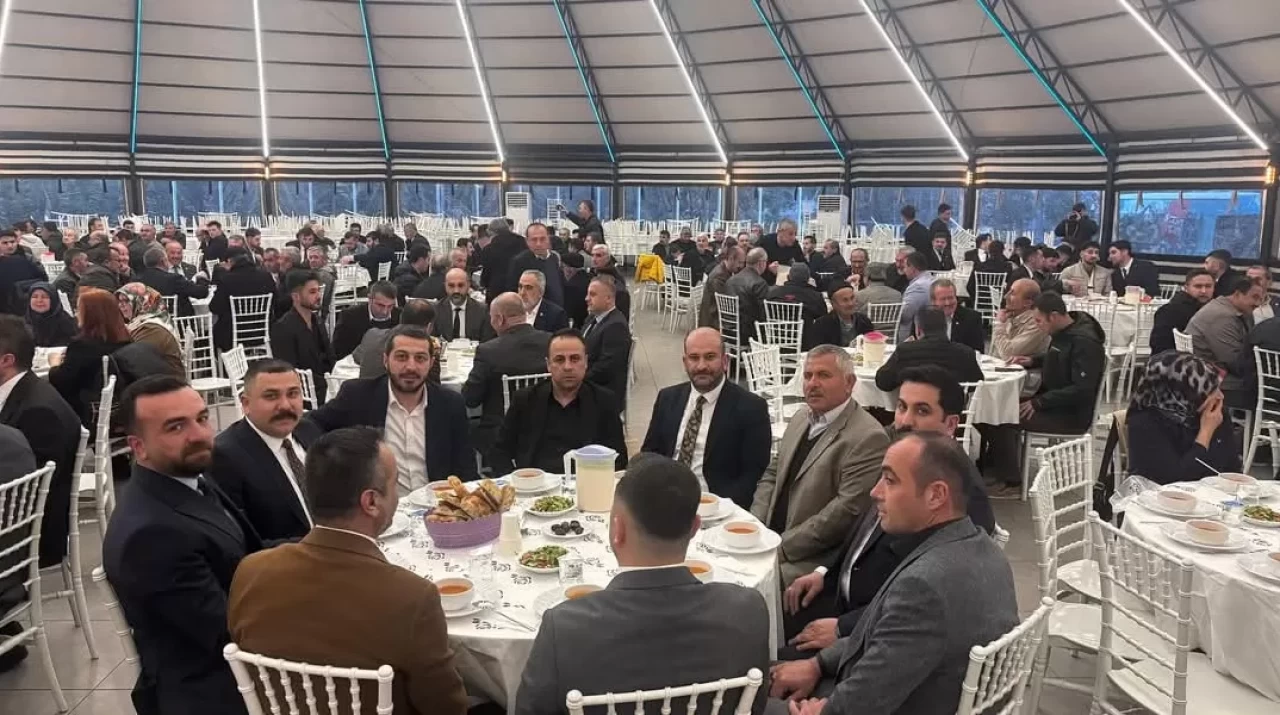 MHP iftar programına yoğun katılım