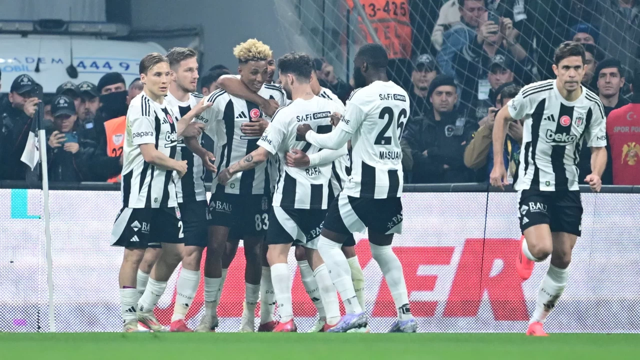 Derbide kazanan Beşiktaş! Süper Lig’de Beşiktaş 2-1 Galatasaray maç sonucu