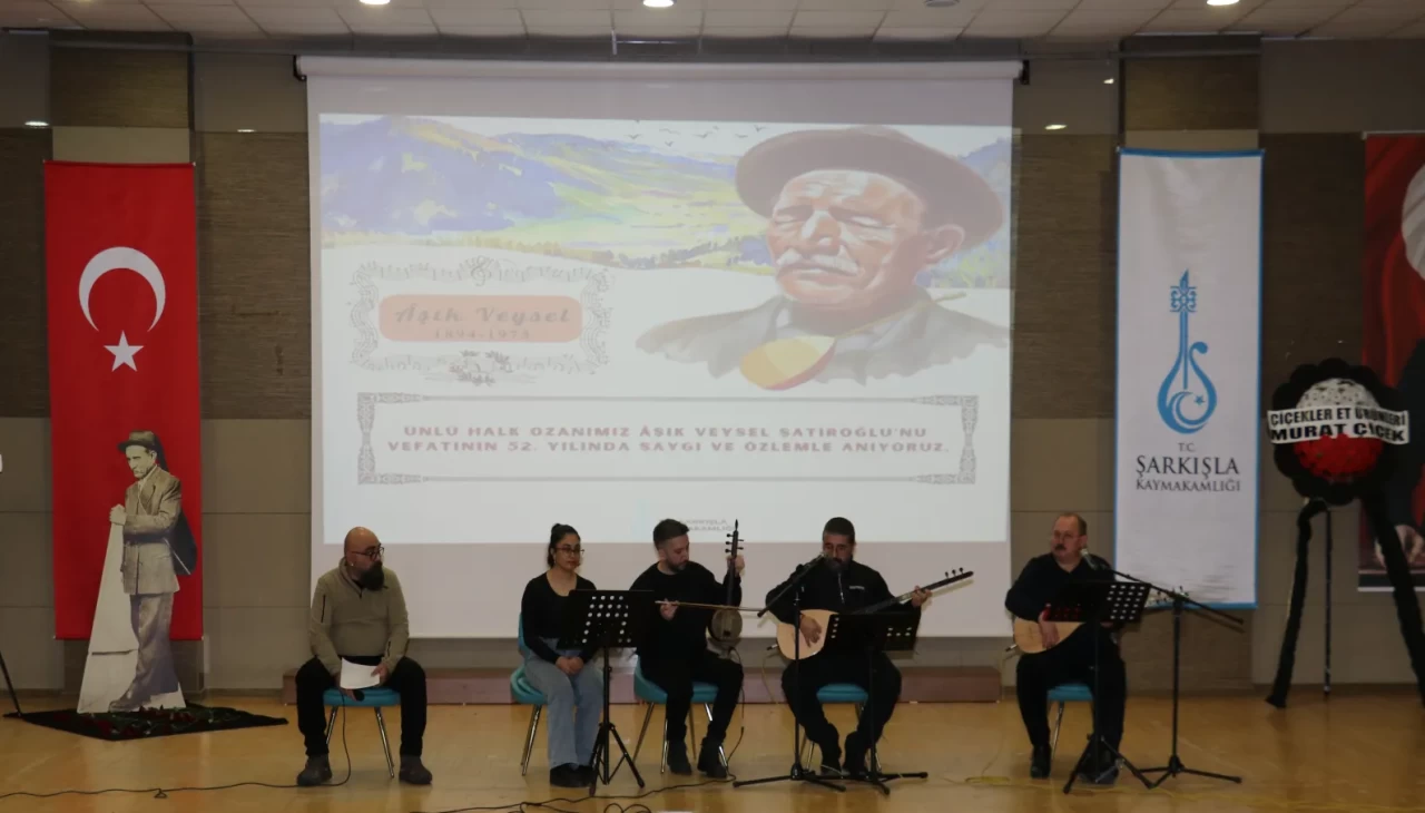 Aşık Veysel, memleketi Şarkışla’da vefatının 52. yılında anıldı