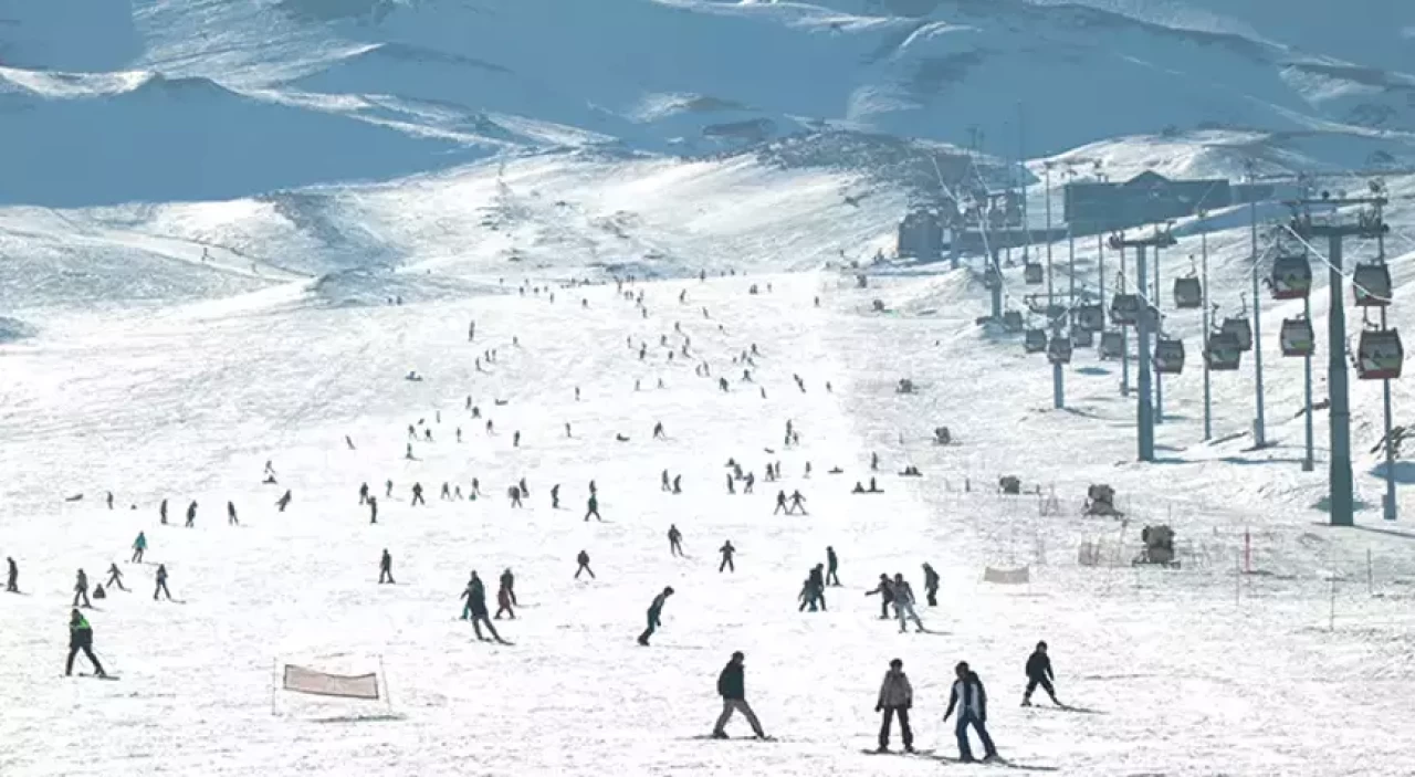 Erciyes Kayak Merkezi'nde çığ düştü