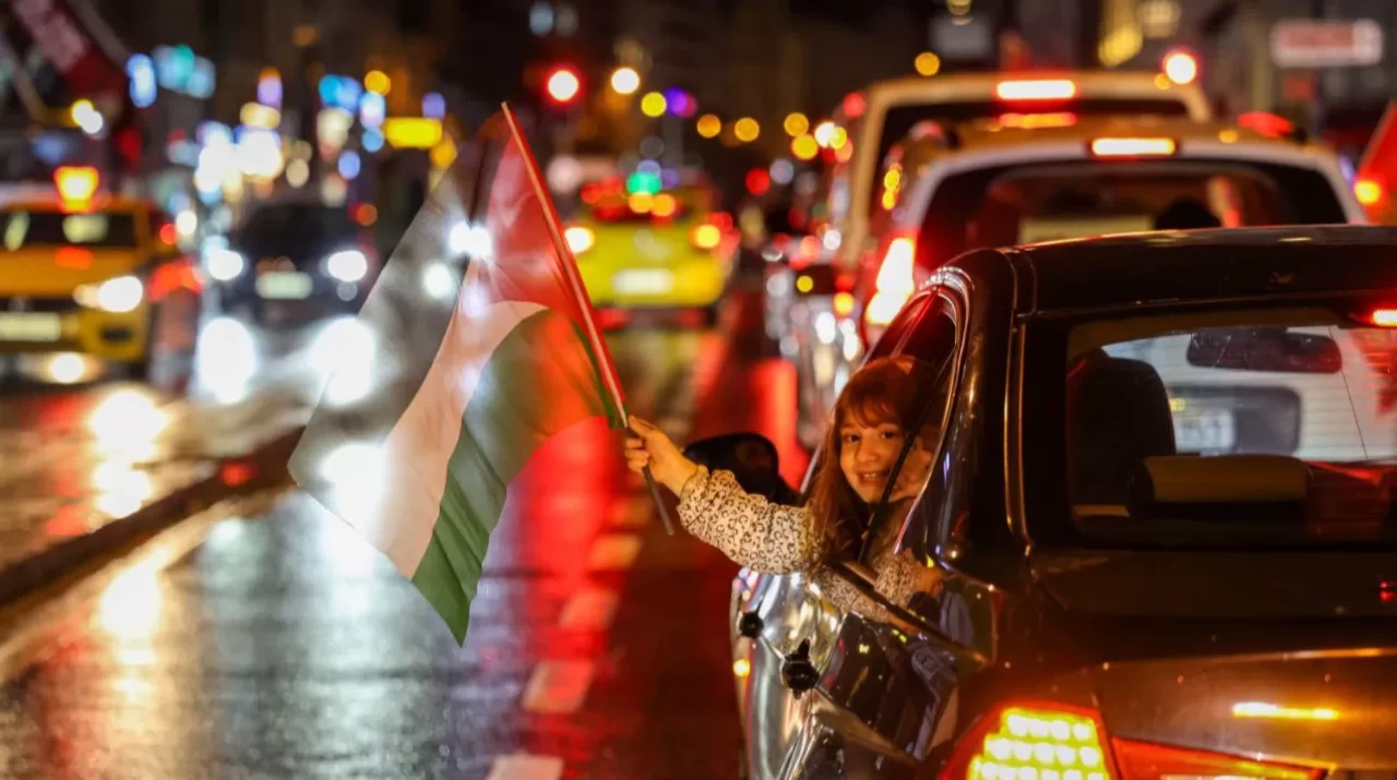 İstanbul’da, Gazze’ye destek için büyük araç konvoyu düzenlendi