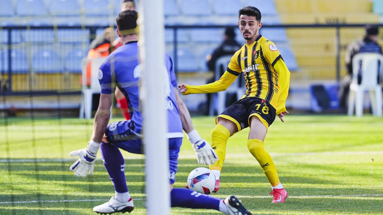 İstanbulspor rahat kazandı | 1. Lig’de İstanbulspor 3 Sakaryaspor 0 maç sonucu