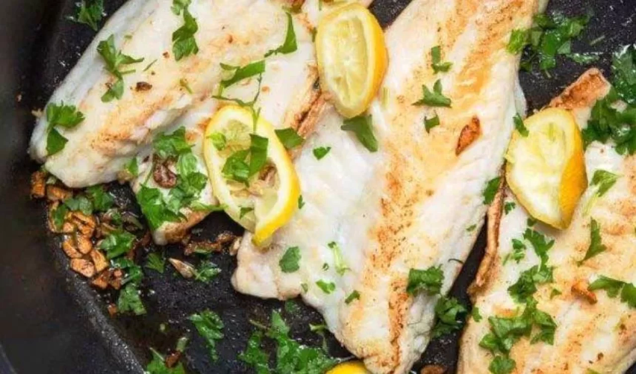 Sarımsaklı tereyağlı levrek: Nefis ve kolay akşam yemeği tarifi