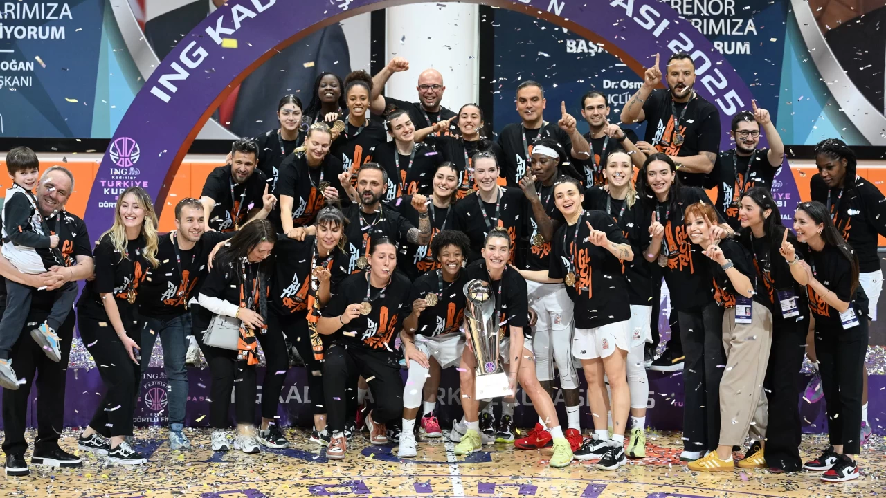 Basketbol Kadınlar Türkiye Kupası'nda şampiyon ÇBK Mersin!