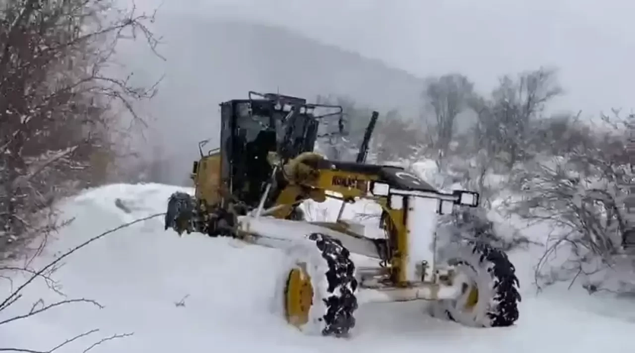 Amasya'da kar nedeniyle 47 köy yolu ulaşıma kapandı