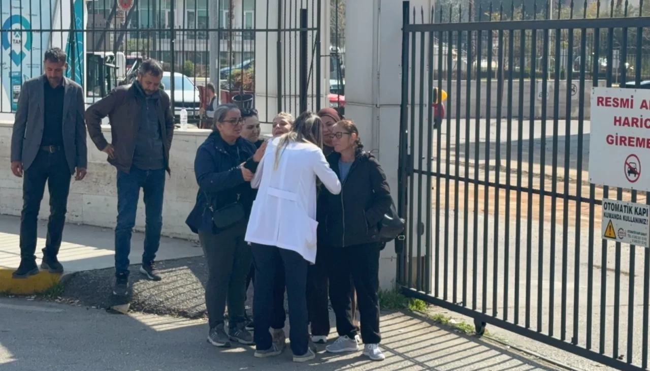 Antalya'da hemşire kadın evlendiği meslektaşı tarafından satırla katledildi!