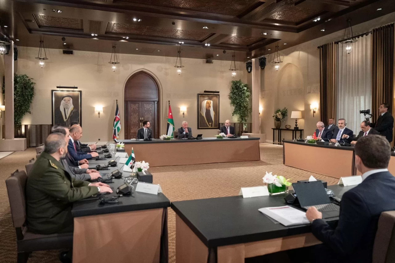 Ürdün'de kritik görüşme: Hakan Fidan ve ekibi Kral II. Abdullah ile bir araya geldi!