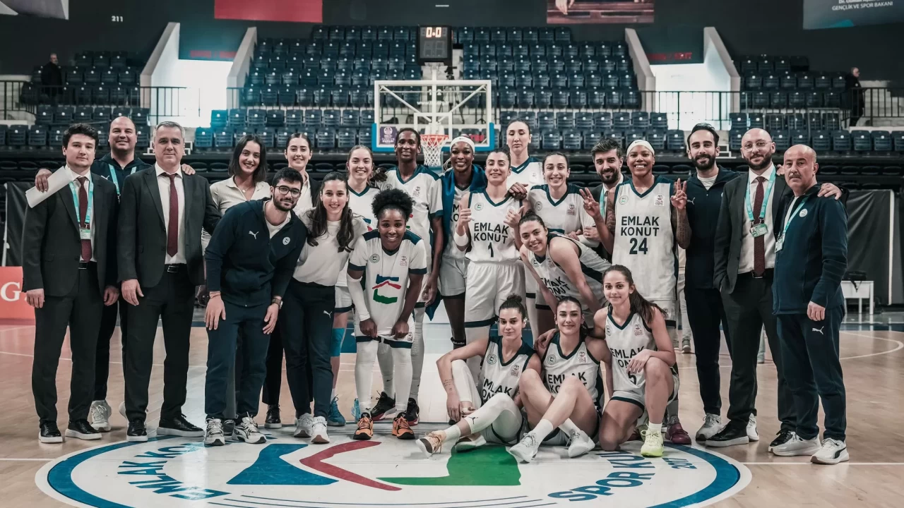 Emlak Konut farklı kazandı, dörtlü finale yükseldi | Kadınlar Türkiye Kupası Maç Sonucu: Emlak Konut 86-64 BOTAŞ