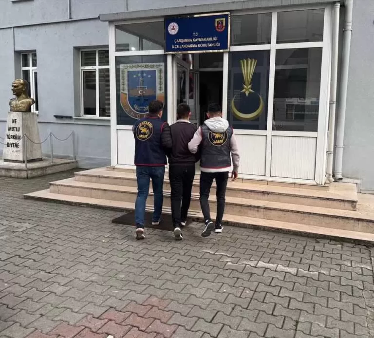 Samsun Çarşamba'da silahlı yağma suçundan hükümlü firari yakalandı