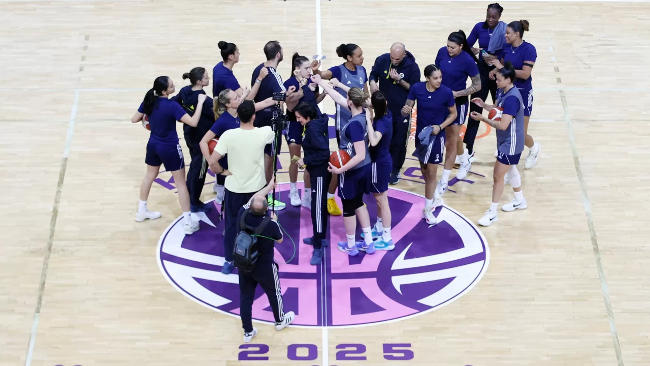 Fenerbahçe Kadın Basketbol Takımı, ÇBK Mersin maçı için hazırlıklarını tamamladı