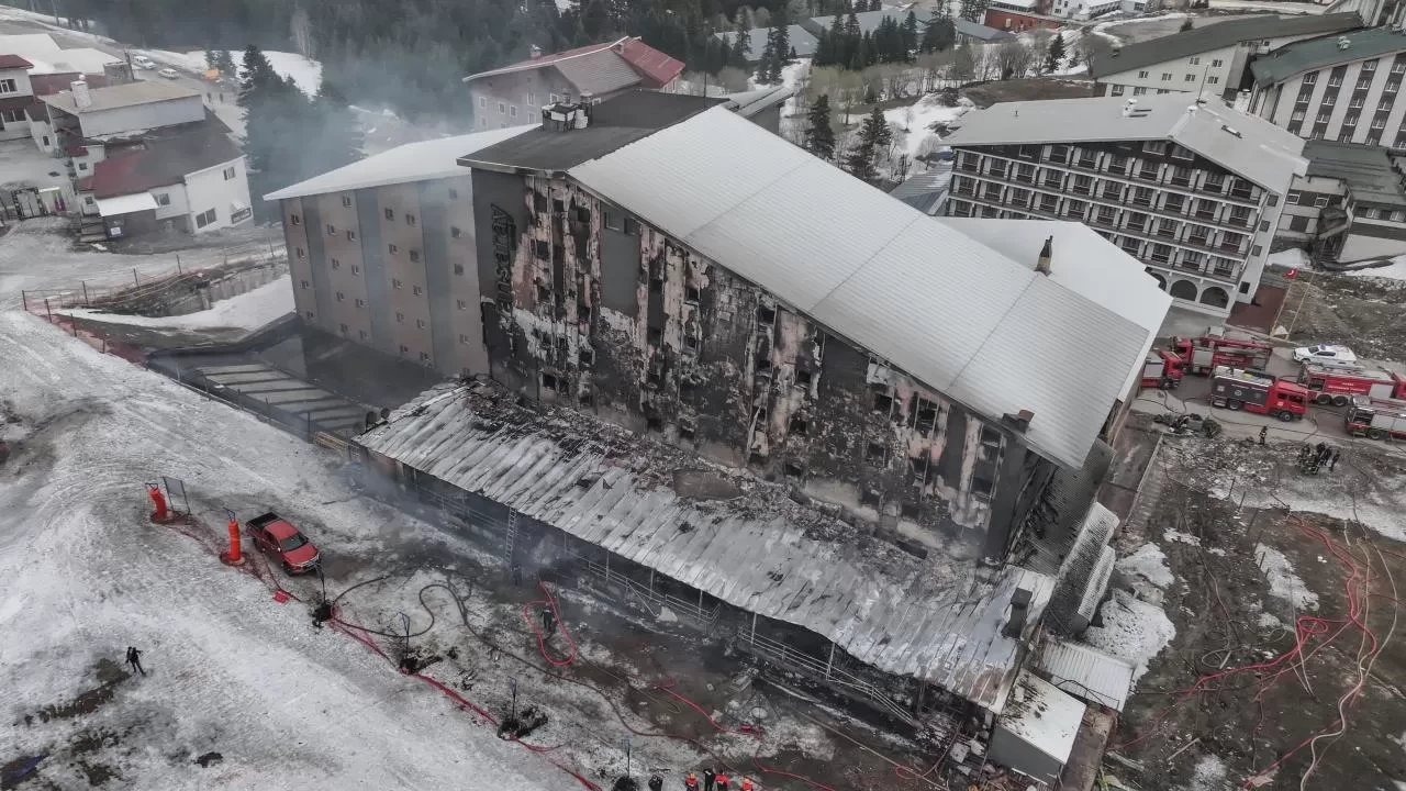 Uludağ'da otel yangınıyla ilgili 4 şüpheli tutuklandı
