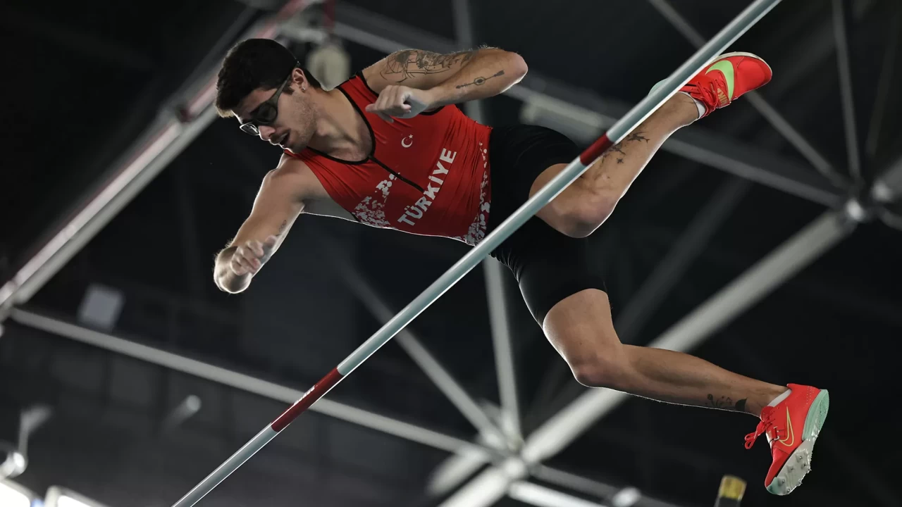 Milli atlet Ersu Şaşmaz Dünya Salon Atletizm Şampiyonası’nda altıncı oldu