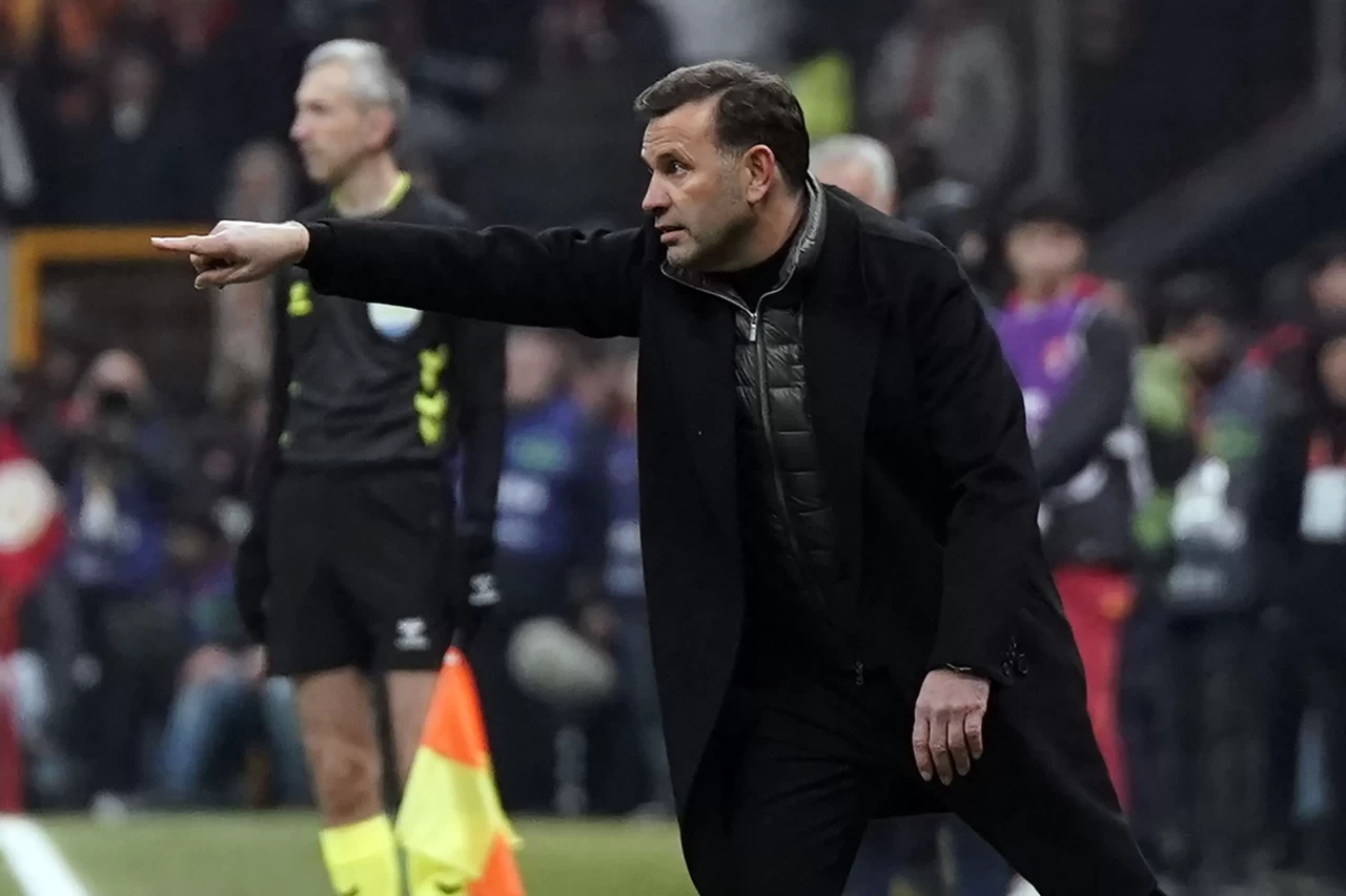 Galatasaray Teknik Direktörü Okan Buruk, Fenerbahçe derbilerinde 8. maçına çıkacak