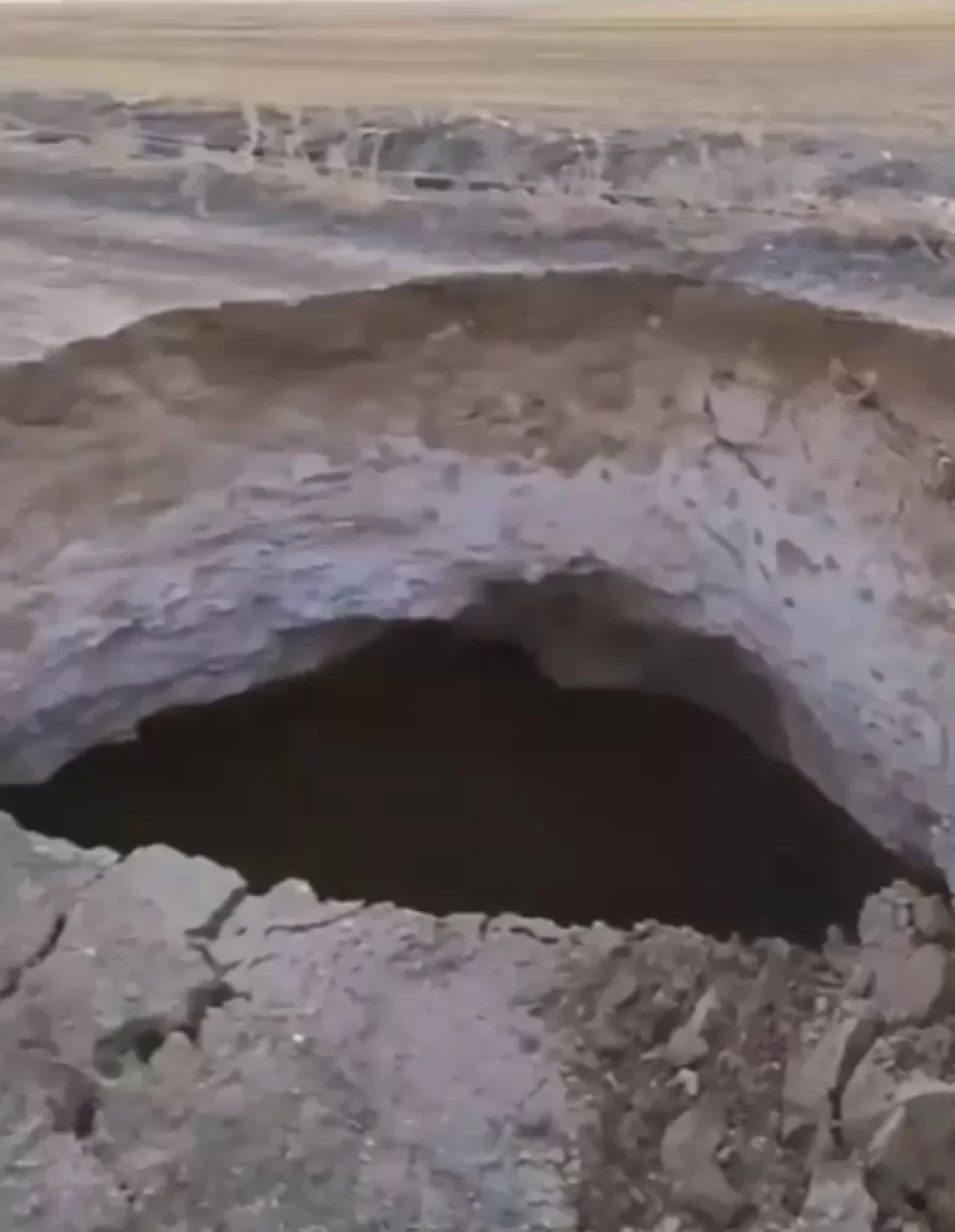 Aksaray'da dev obruk oluştu