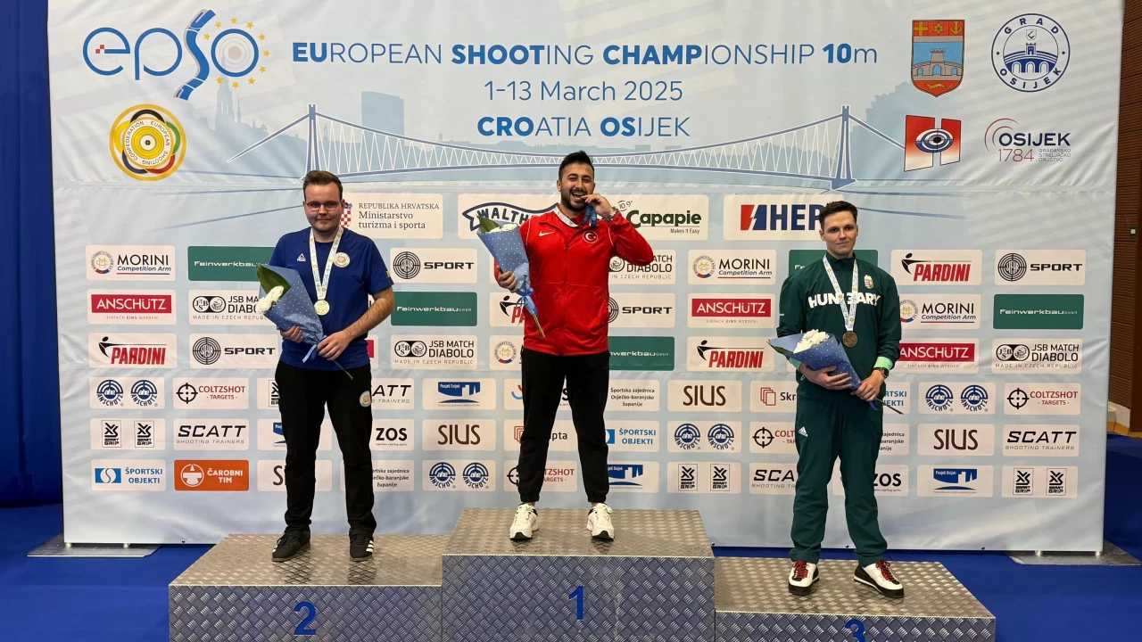 Tunahan Tatoğlu, Avrupa Gençler Şampiyonası'nda altın madalya kazandı