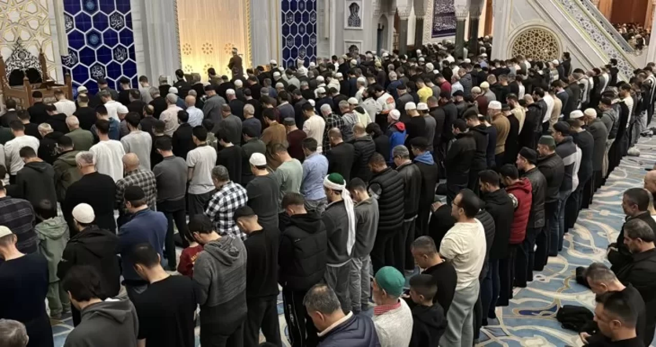 İstanbul'da ramazanın son teravih namazı kılındı