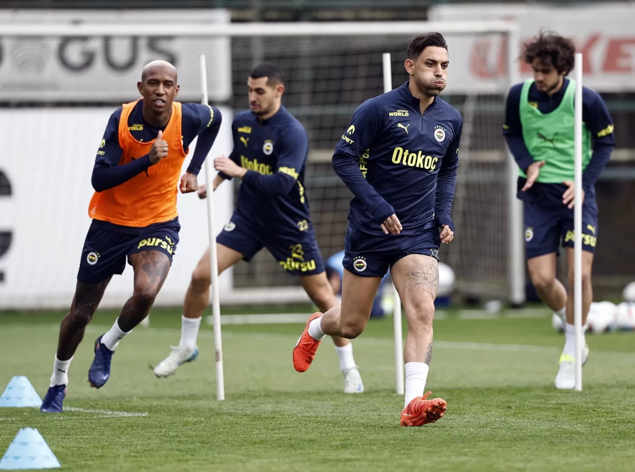 Diego Carlos, takımla çalışmalara başladı