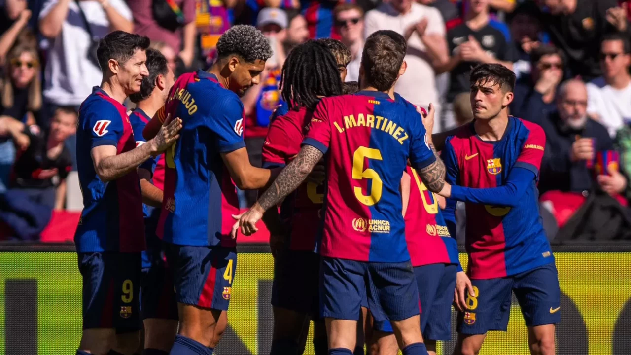 LaLiga'da Barcelona üst üste 9. galibiyetini alarak zirvedeki yerini korudu