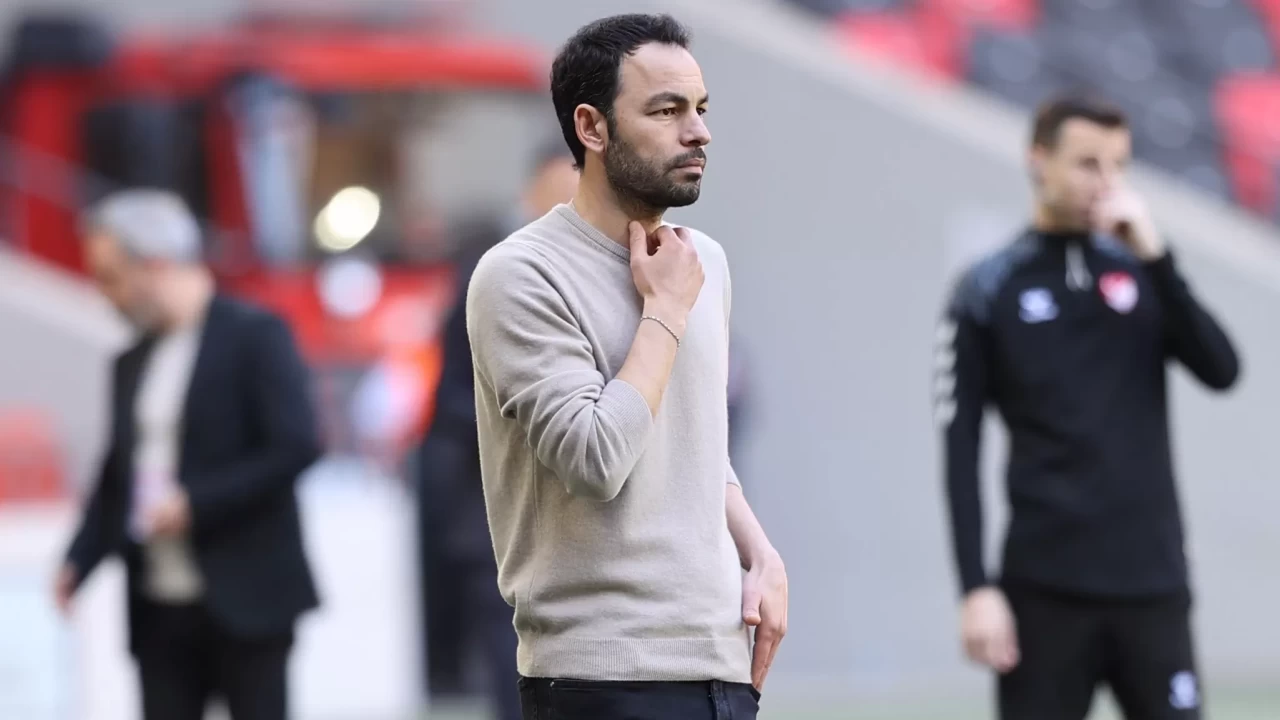 Gaziantep FK Teknik Direktörü Selçuk İnan: "Kazanan taraf biz olduğumuz için çok mutluyum."