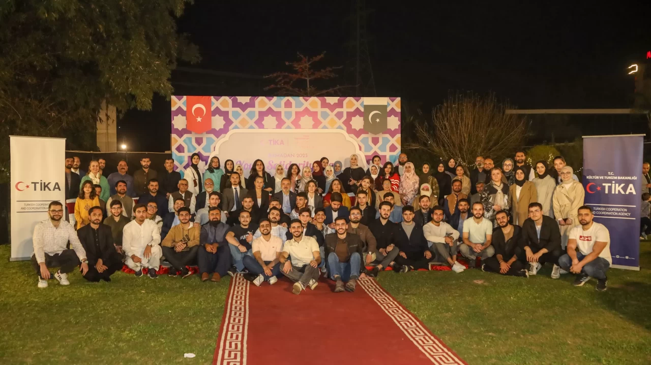 TİKA'dan Kırgızistan'ın başkenti Bişkek'te 2 bin kişilik iftar