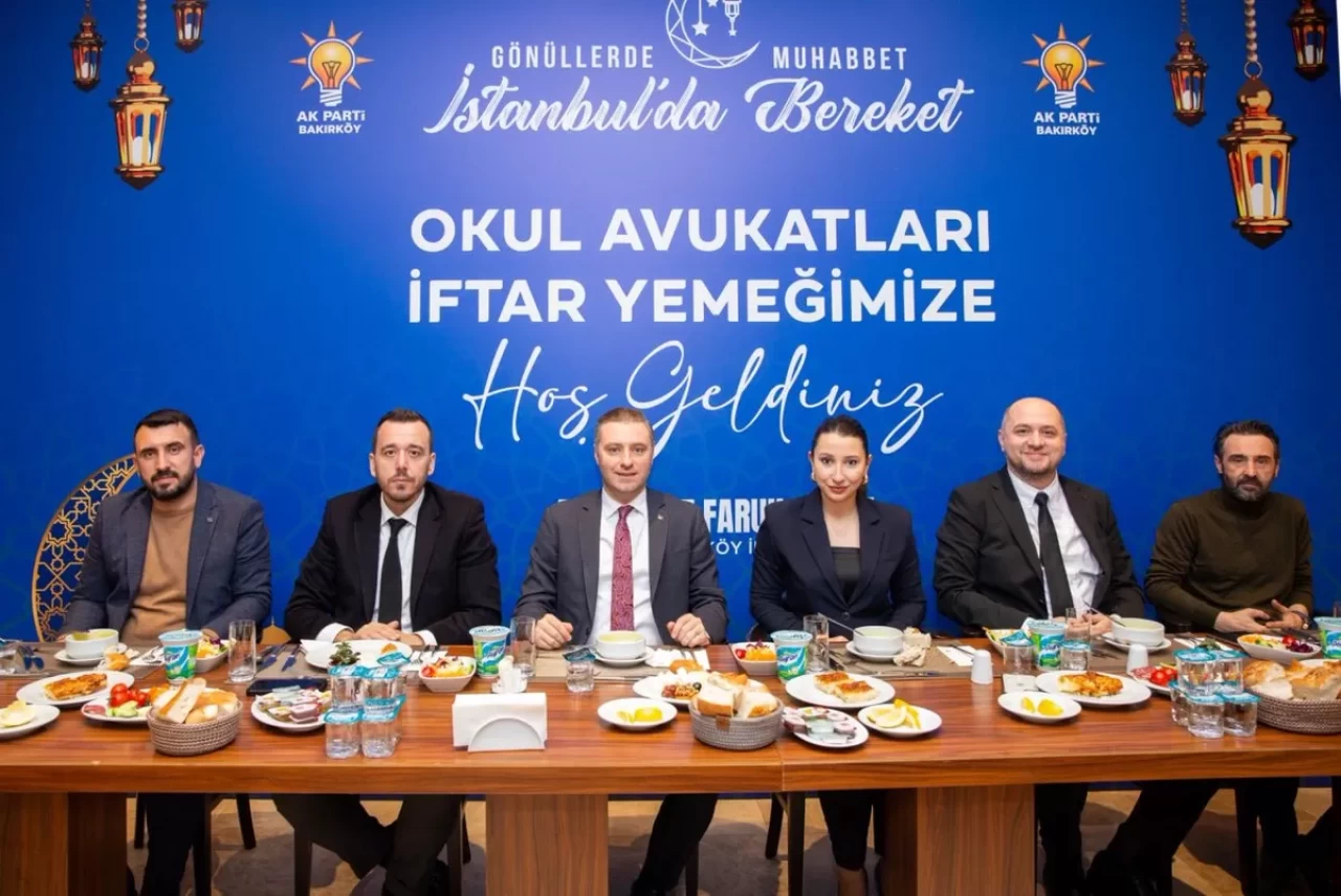 AK Parti İstanbul İl Başkanlığı'ndan "İstanbul'da Bereket" sloganıyla iftar sofrası