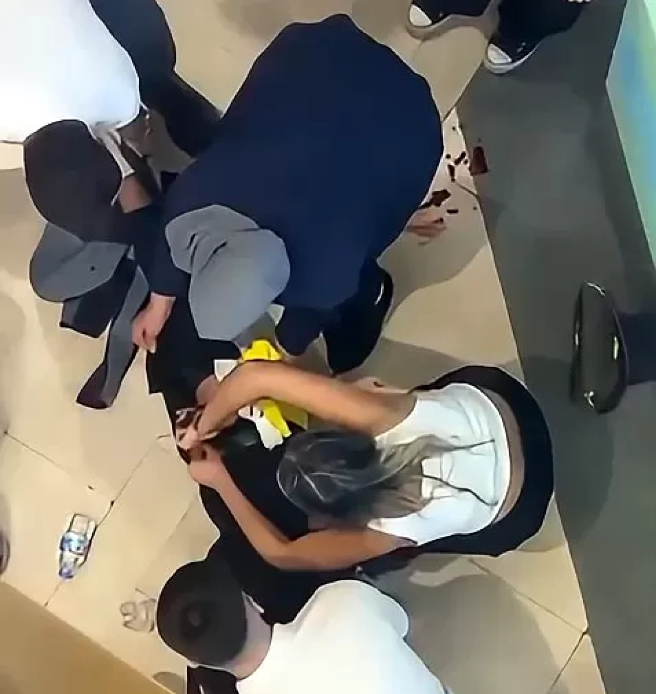 Esenyurt'ta bıçaklı kavga: 1 yaralı, 1 gözaltı