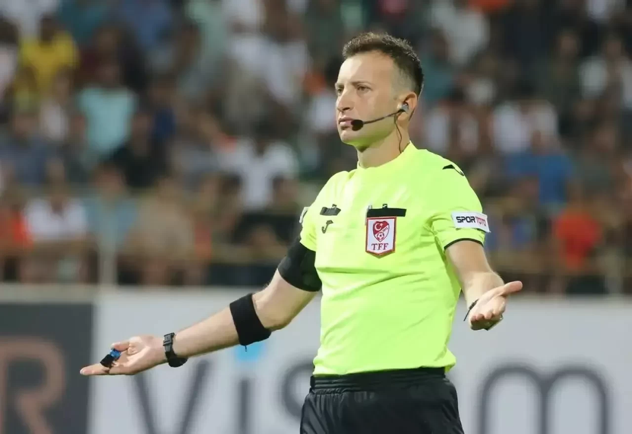 Beşiktaş-Galatasaray derbisini Yasin Kol yönetecek