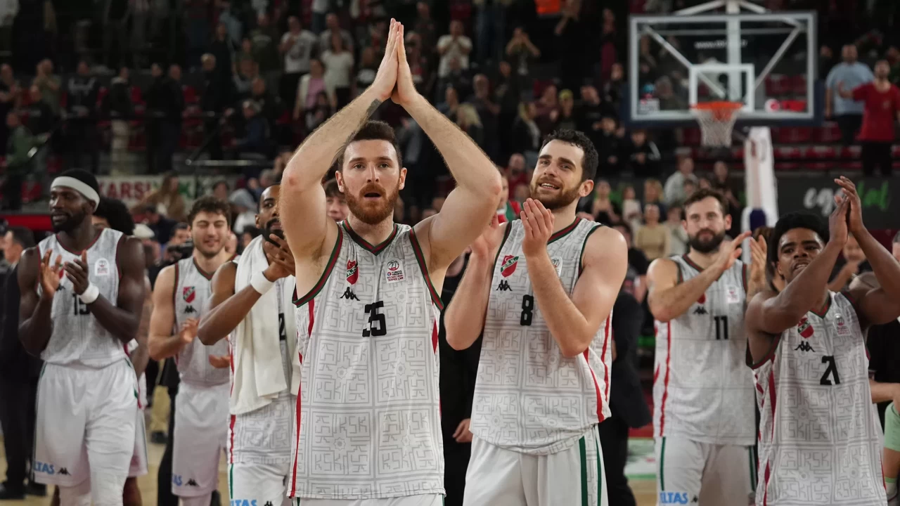Karşıyaka Basketbol 11 maç aradan sonra kazandı! Basketbol Süper Ligi’nde Karşıyaka 82-78 Bursaspor maç sonucu