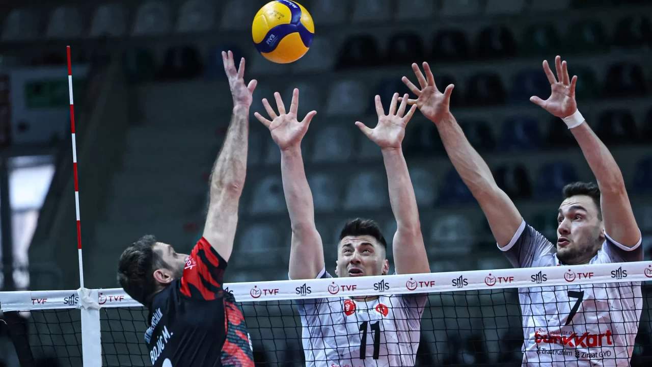 Voleybol Erkekler Efeler Ligi'nde normal sezon sona erdi: İşte play-off eşleşmeleri