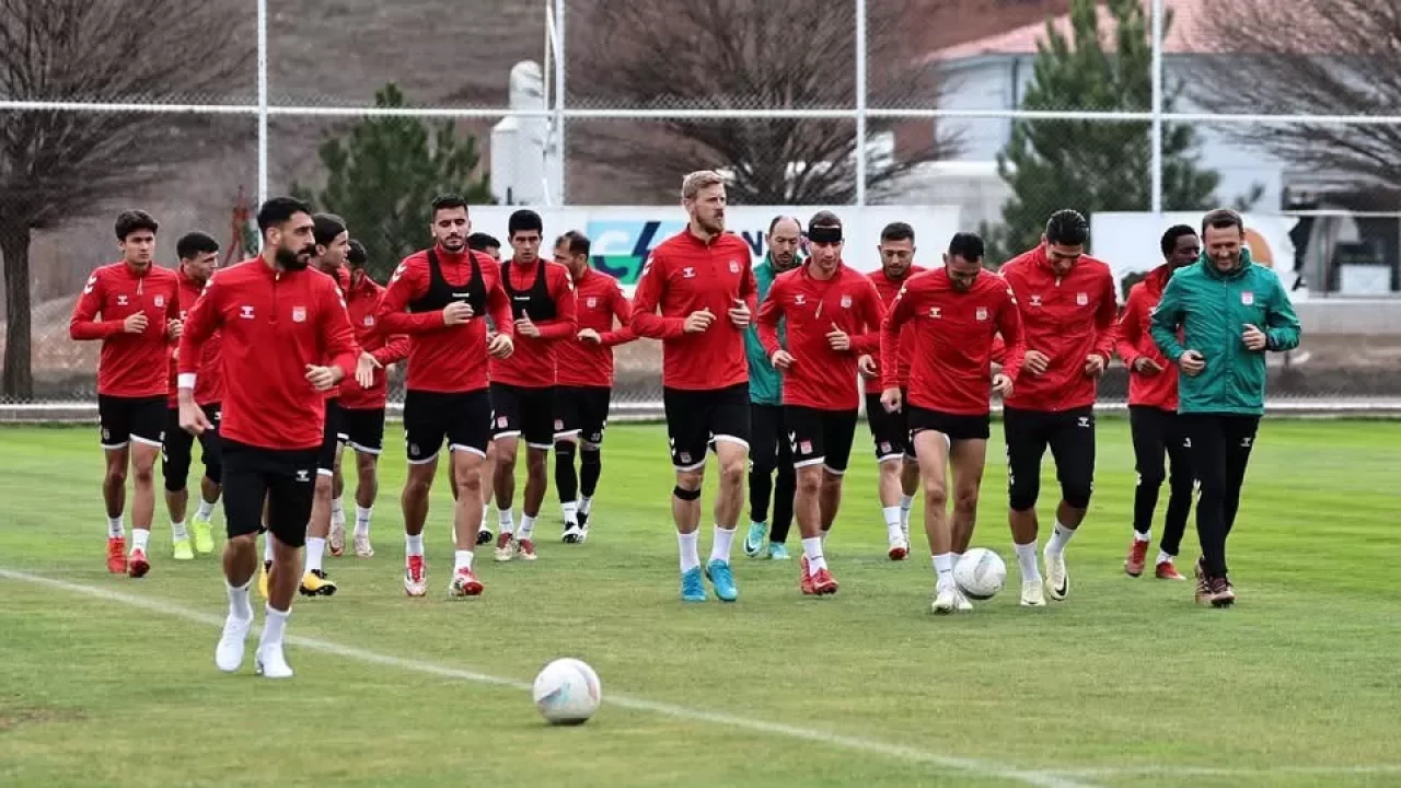 Sivasspor, Süper Lig’deki Adana Demirspor maçı hazırlıklarını sürdürdü