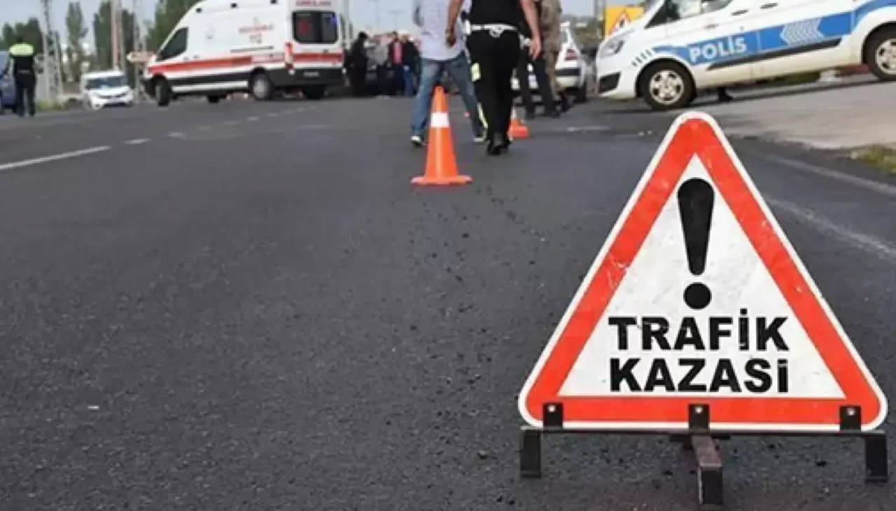 Bursa'da ehliyetsiz sürücü kazaya neden oldu, araç takla attı