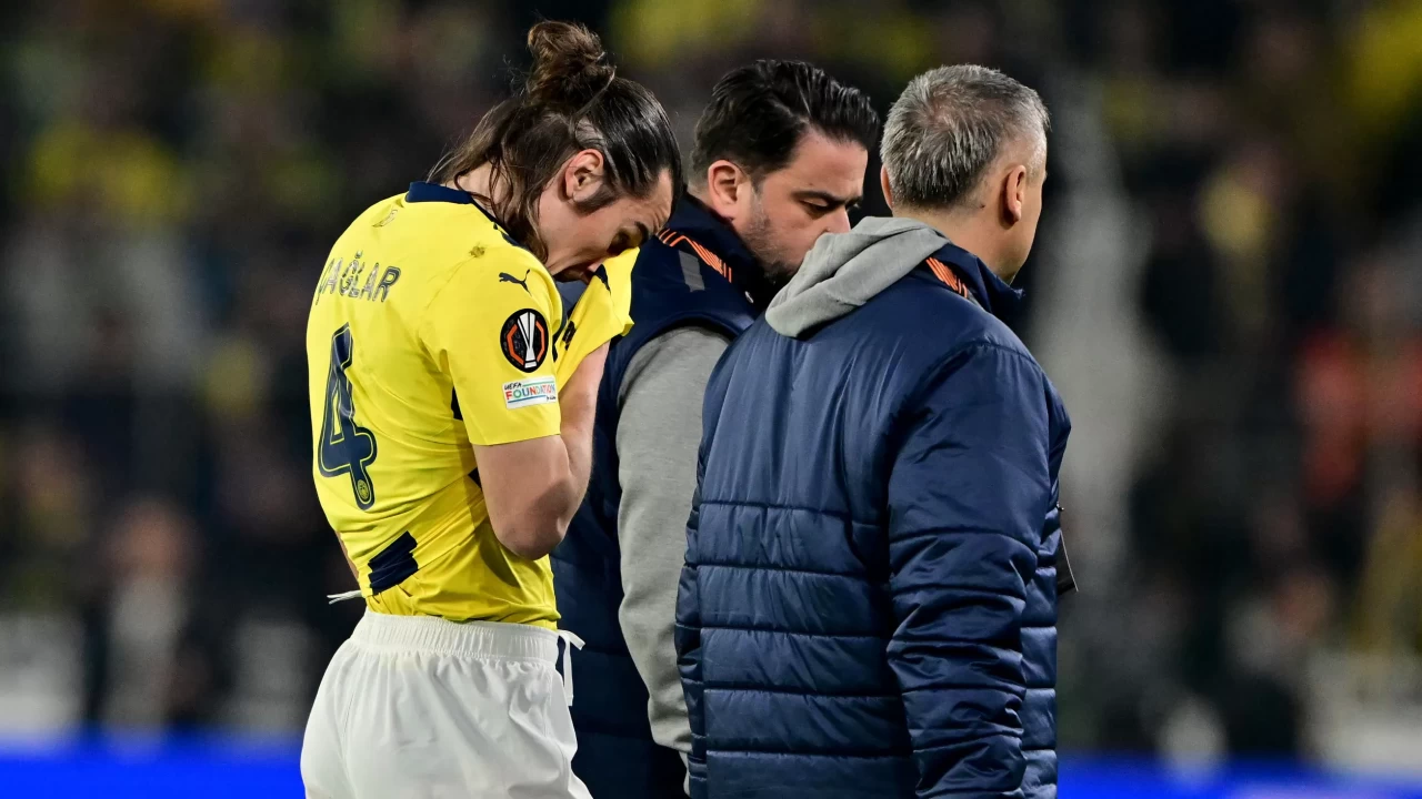 Fenerbahçe, Çağlar Söyüncü’nün sakatlık durumu ile ilgili açıklama yaptı