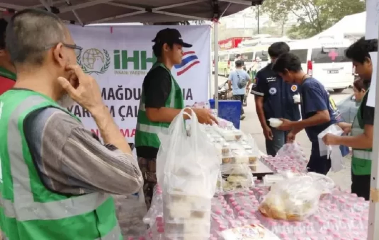 İHH'den depremin vurduğu Myanmar ile Tayland'a acil yardım