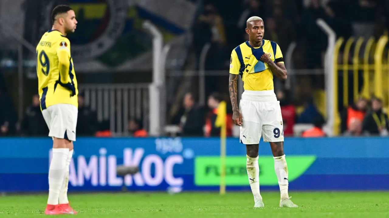 Fenerbahçe UEFA Avrupa Ligi'nde evinde Rangers'a mağlup oldu | Maç Sonucu Fenerbahçe 1 Rangers 3