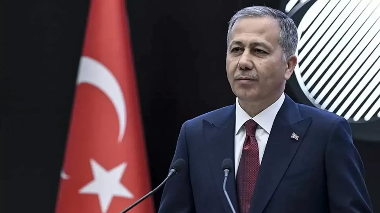 İçişleri Bakanı Yerlikaya'nın bayram mesajı emniyet telsizinden okundu