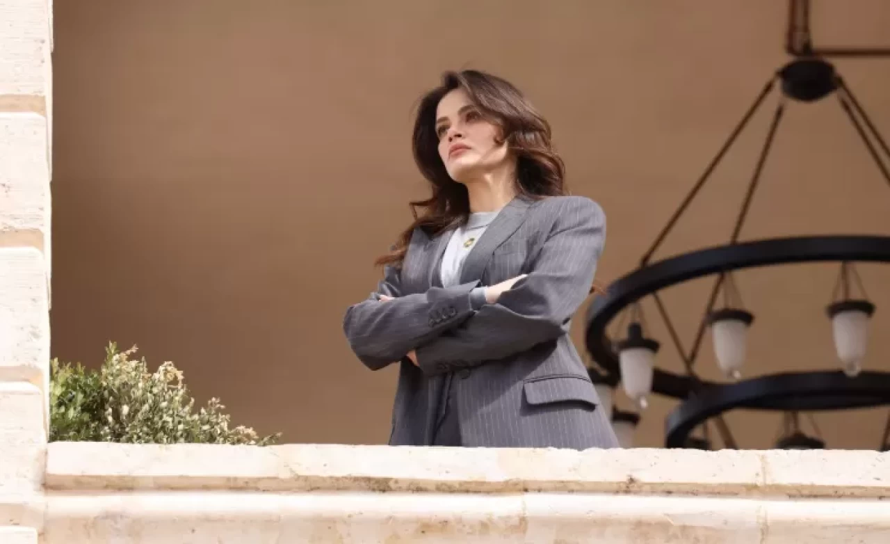 Uzak Şehir dizisi kadrosunu güçlendiriyor! Nursel Köse, Fikriye karakteri ile geri dönüyor