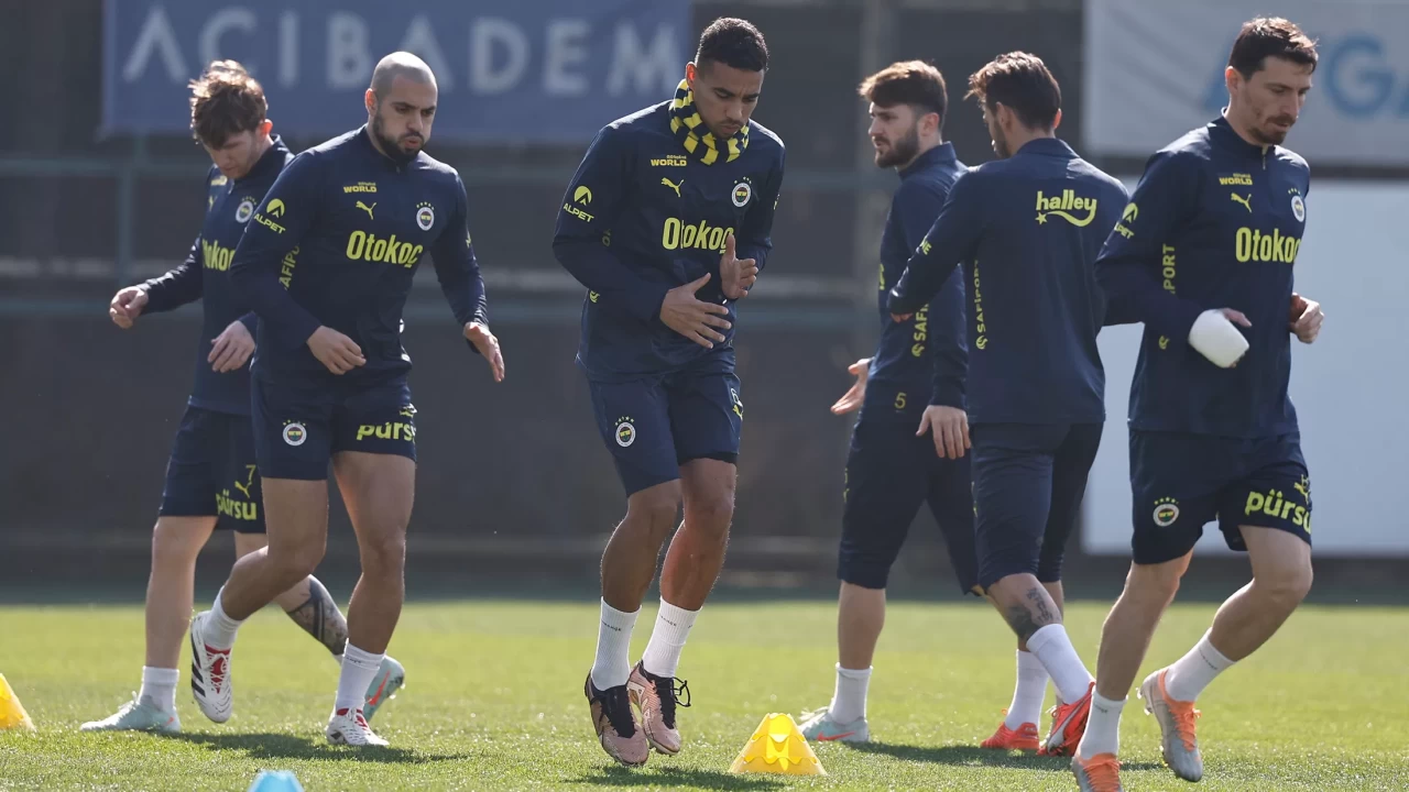 Fenerbahçe, UEFA Avrupa Ligi'nde Rangers maçı hazırlıklarını sürdürdü